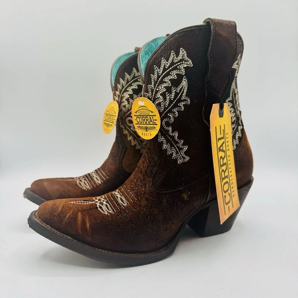 Corral Lamb‎ Embroidery Boots Women's Size 7 Brown Distressed Leather Bootie